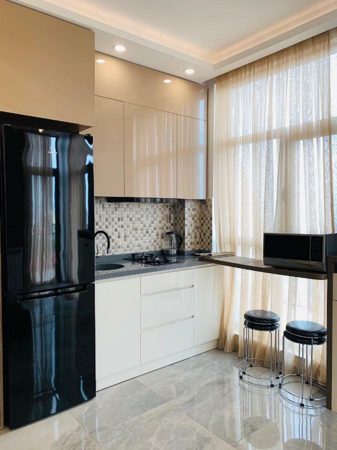 Apartments At Like House バトゥーミ エクステリア 写真