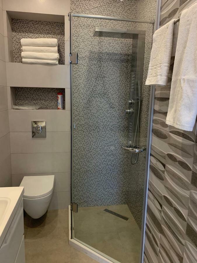 Apartments At Like House バトゥーミ エクステリア 写真